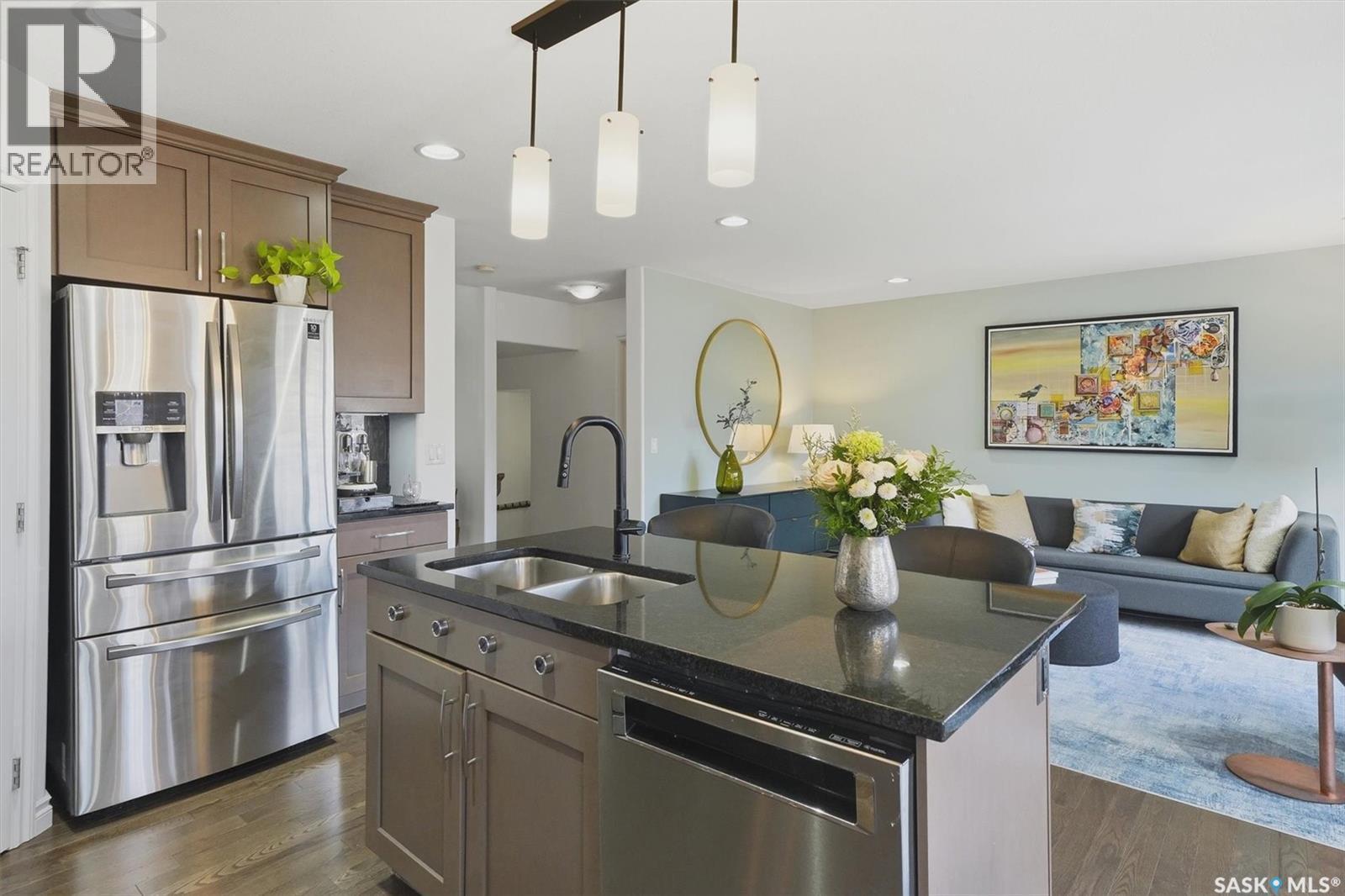 106 Wilkins Crescent, Saskatoon, SK - Indoor Photo Showing Kitchen With Double Sink With Upgraded Kitchen