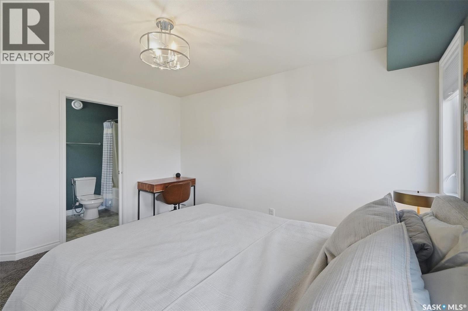 106 Wilkins Crescent, Saskatoon, SK - Indoor Photo Showing Bedroom
