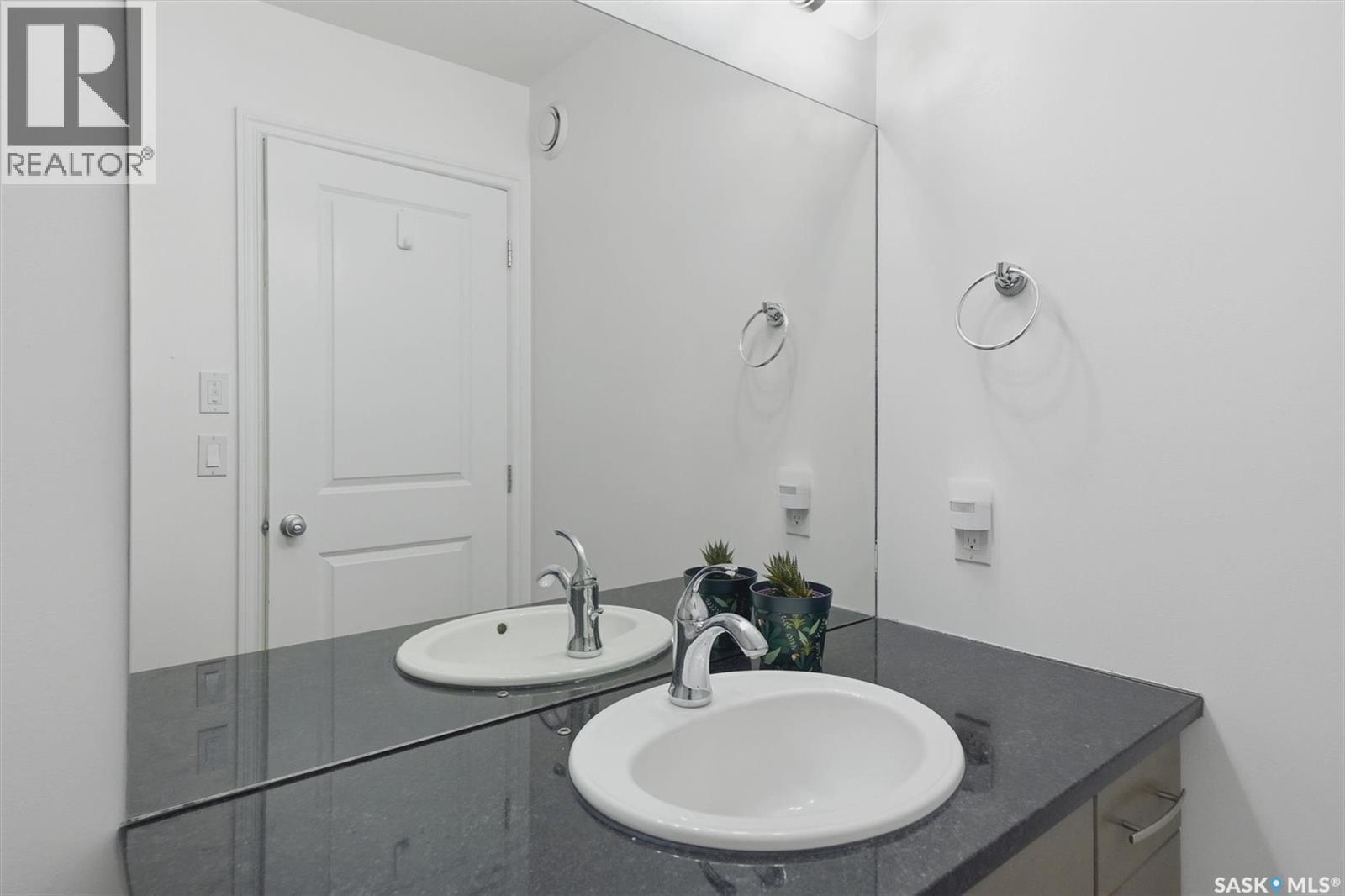 106 Wilkins Crescent, Saskatoon, SK - Indoor Photo Showing Bathroom