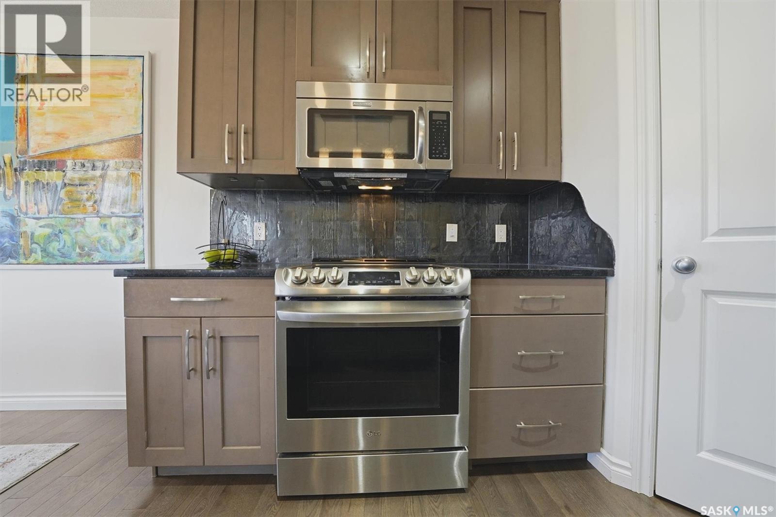 106 Wilkins Crescent, Saskatoon, SK - Indoor Photo Showing Kitchen