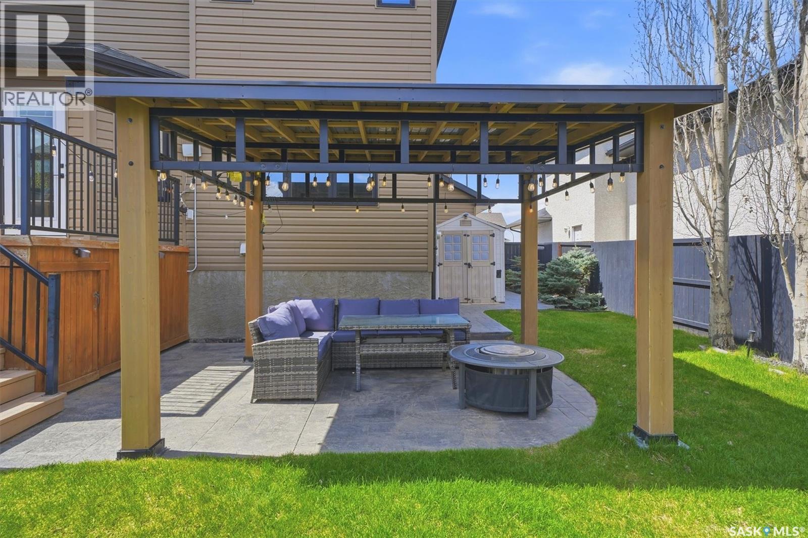 106 Wilkins Crescent, Saskatoon, SK - Outdoor With Deck Patio Veranda With Exterior