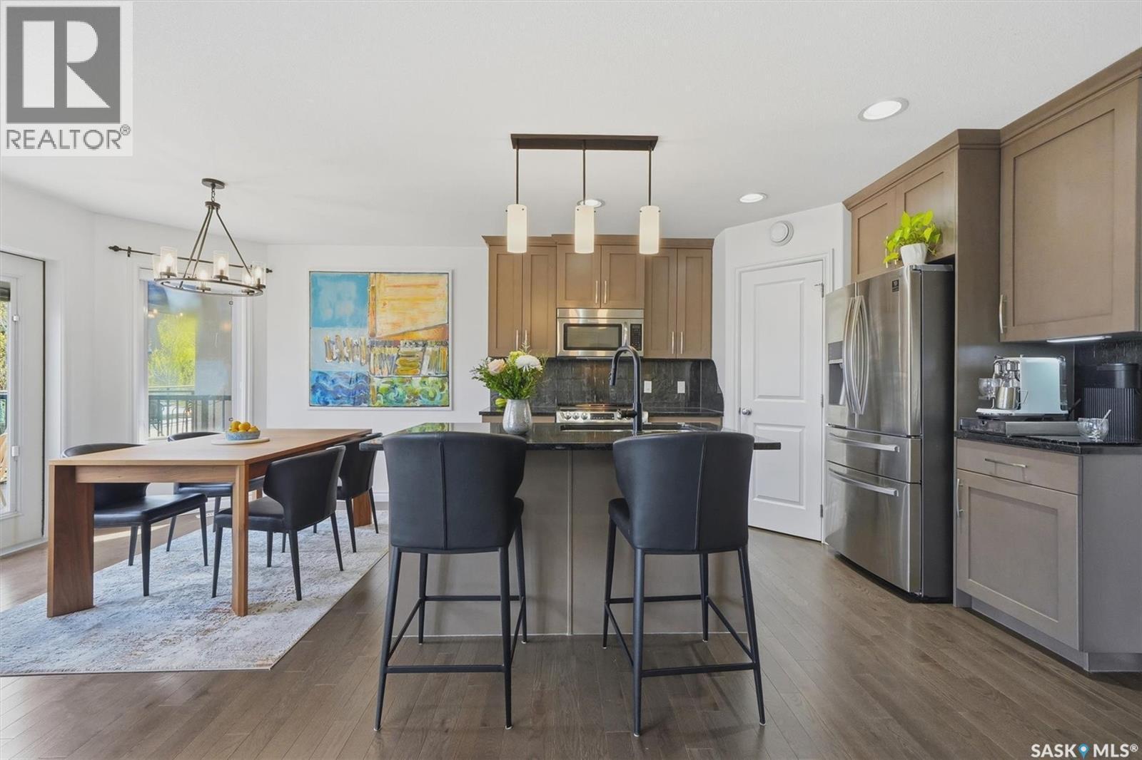 106 Wilkins Crescent, Saskatoon, SK - Indoor Photo Showing Kitchen With Upgraded Kitchen