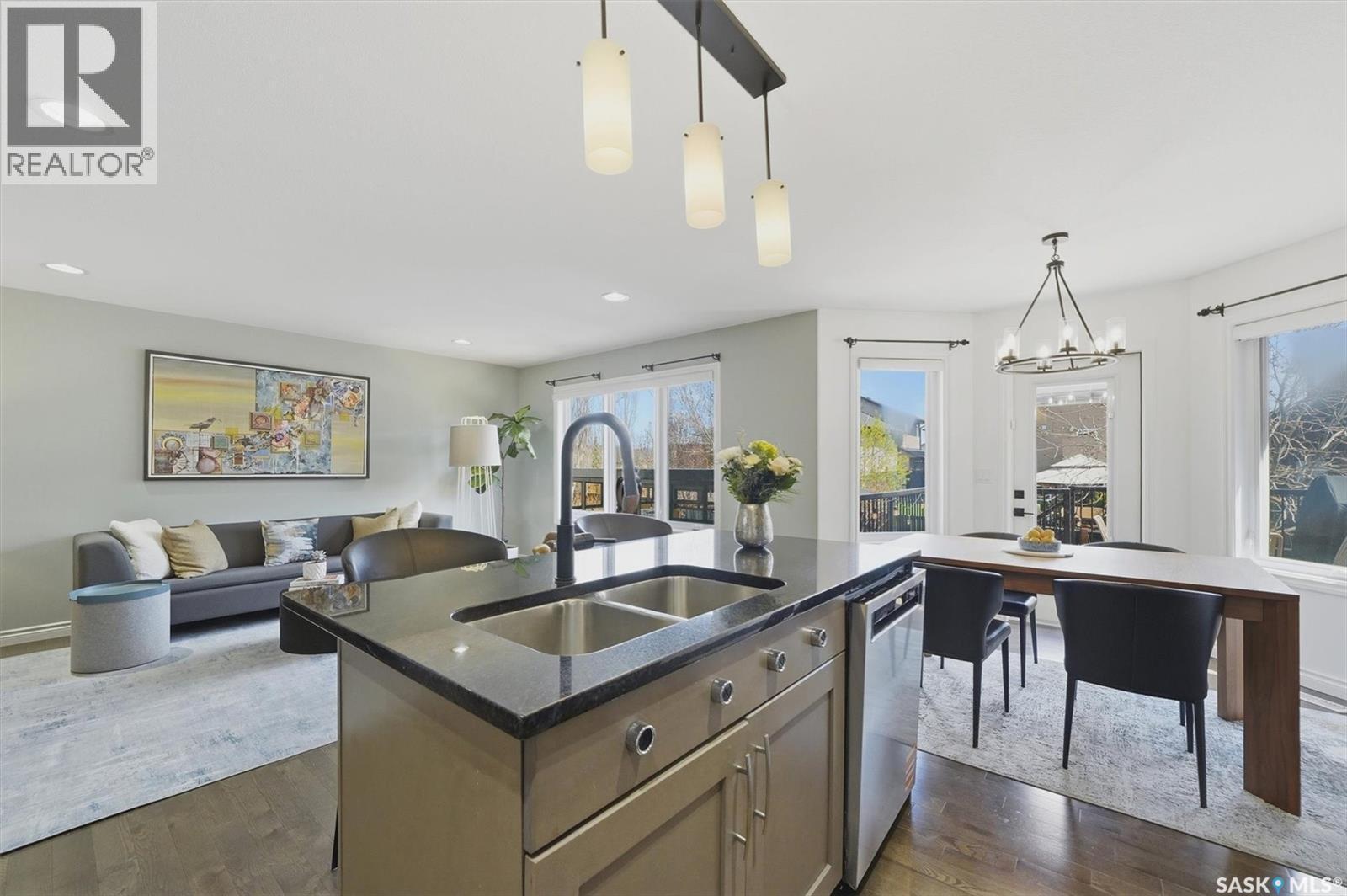 106 Wilkins Crescent, Saskatoon, SK - Indoor Photo Showing Kitchen With Double Sink