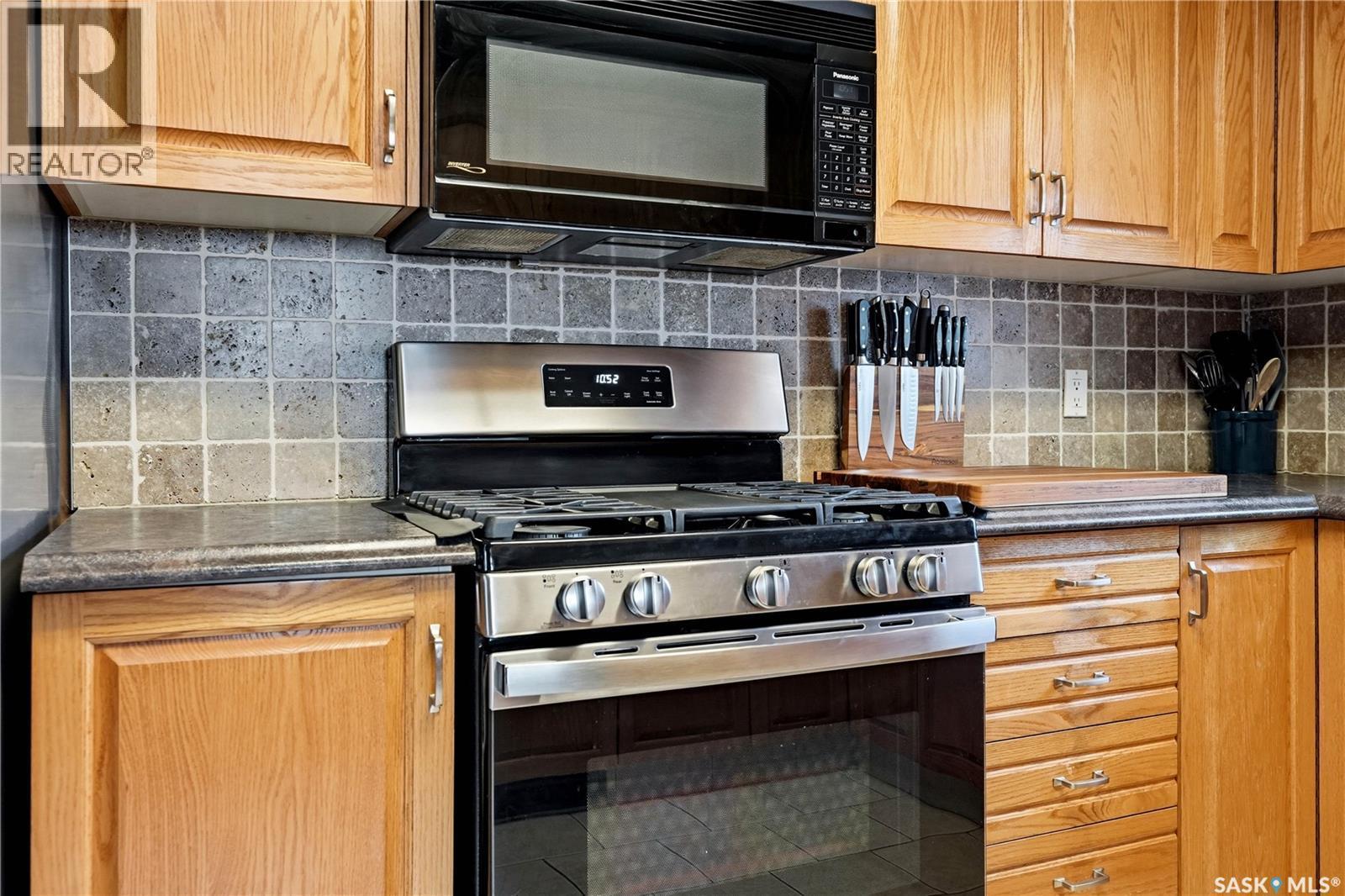 1120 Broadway Avenue E, Regina, SK - Indoor Photo Showing Kitchen