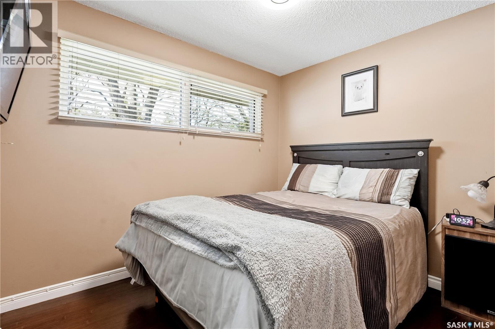 1120 Broadway Avenue E, Regina, SK - Indoor Photo Showing Bedroom