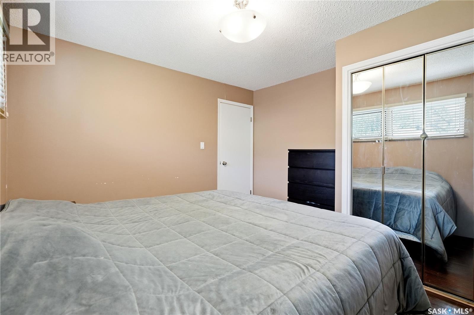 1120 Broadway Avenue E, Regina, SK - Indoor Photo Showing Bedroom
