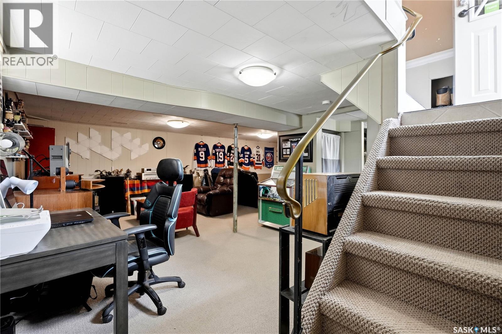 1120 Broadway Avenue E, Regina, SK - Indoor