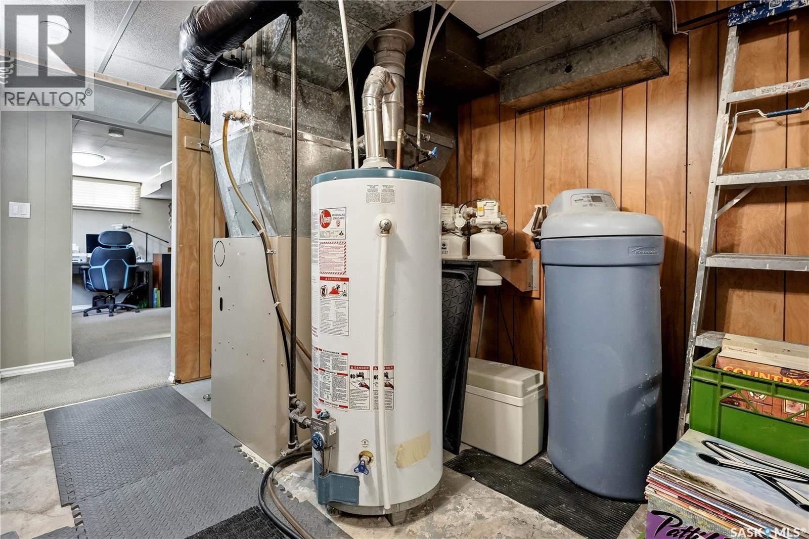 1120 Broadway Avenue E, Regina, SK - Indoor Photo Showing Basement