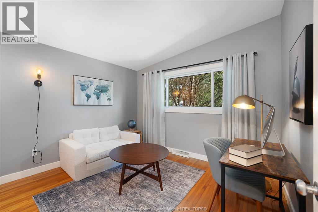 382 Barry, Tecumseh, ON - Indoor