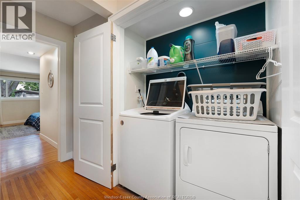 382 Barry, Tecumseh, ON - Indoor Photo Showing Laundry Room