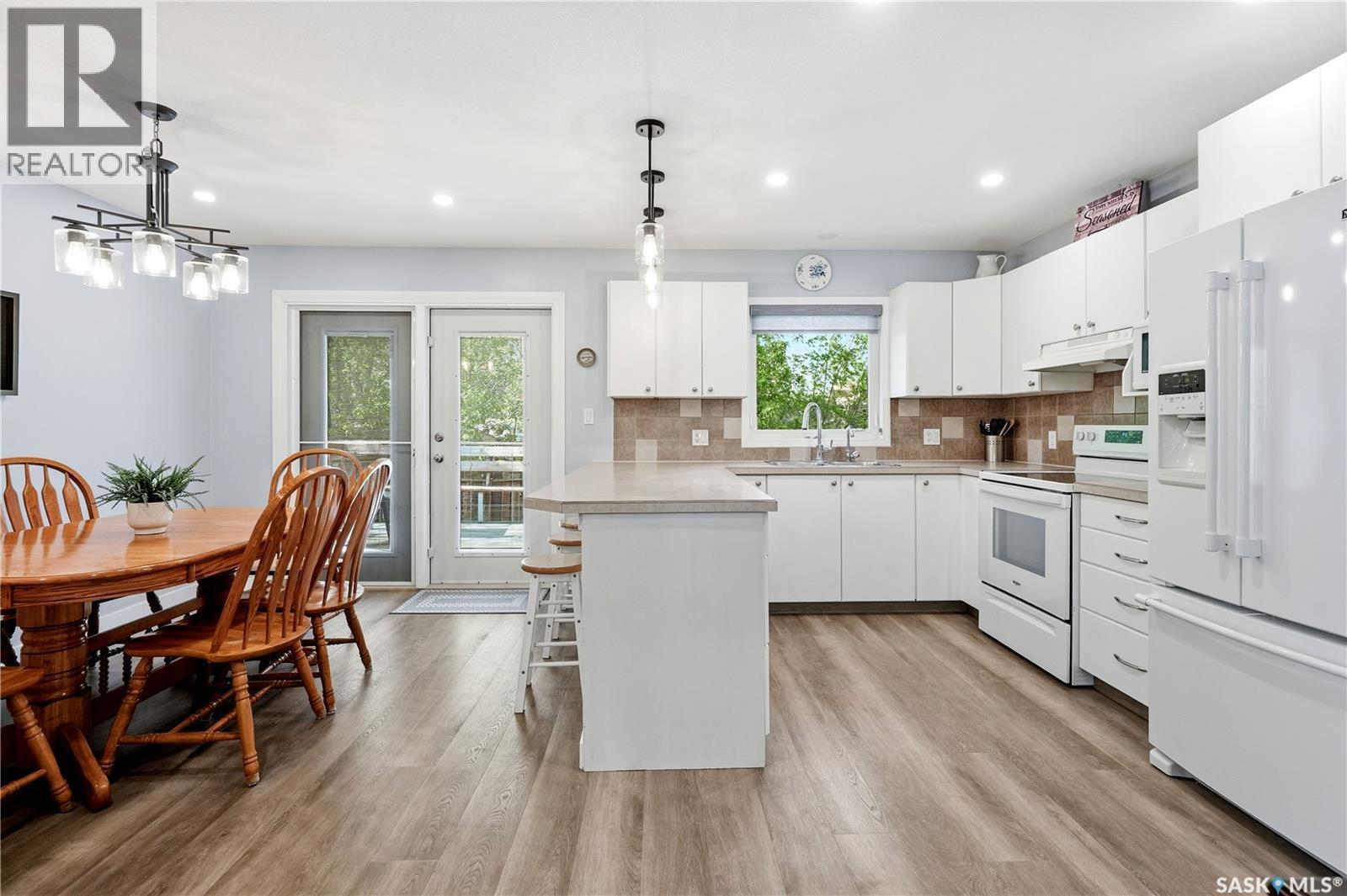 90 Edenwold Crescent, Regina, SK - Indoor