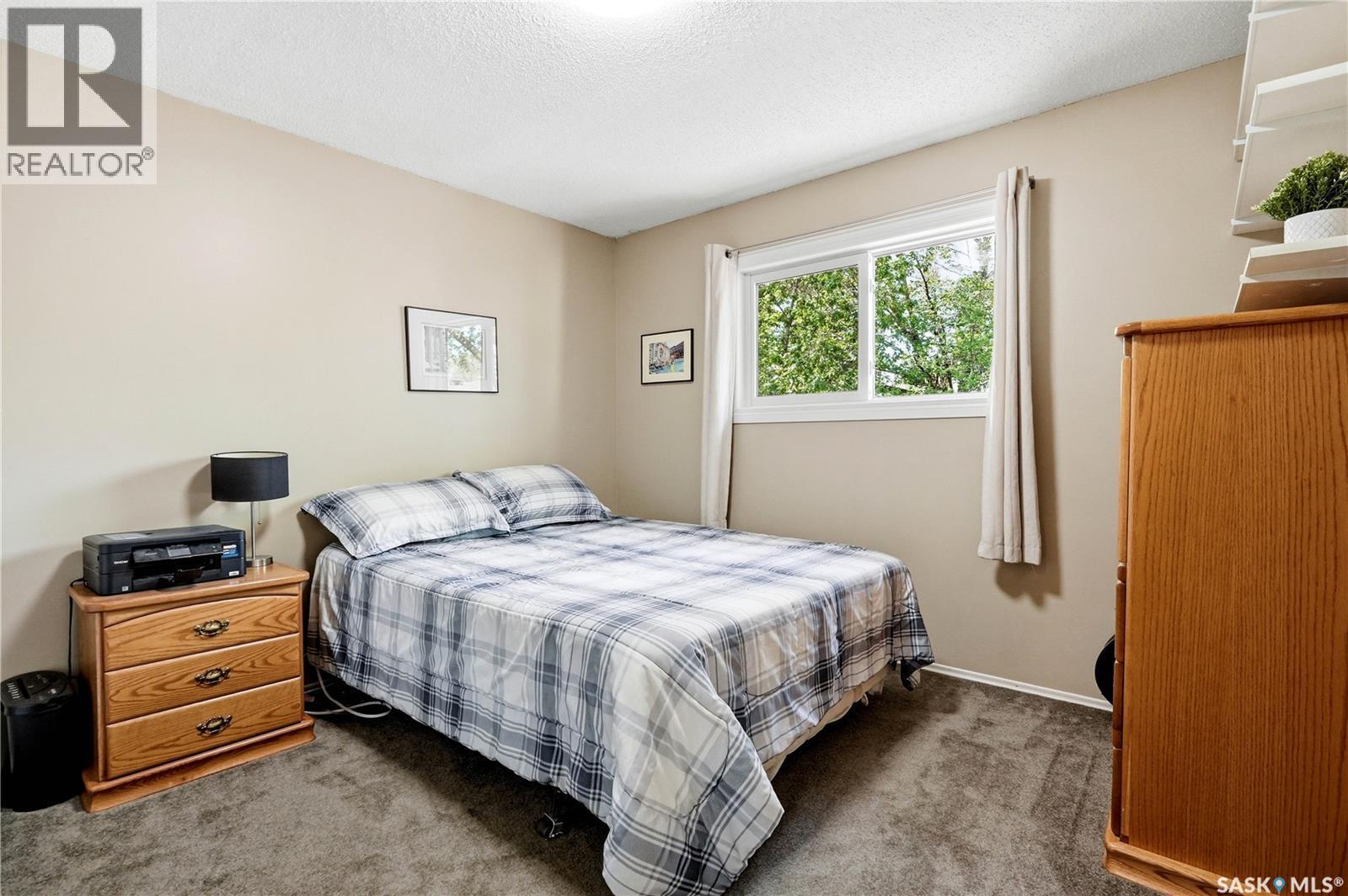 90 Edenwold Crescent, Regina, SK - Indoor Photo Showing Bedroom