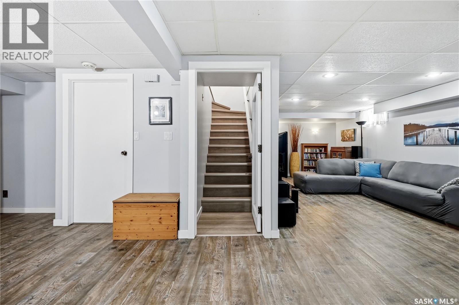 90 Edenwold Crescent, Regina, SK - Indoor