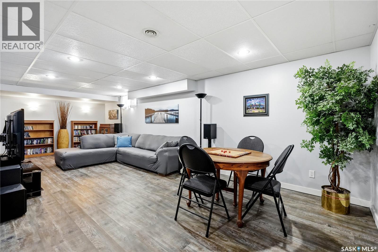 90 Edenwold Crescent, Regina, SK - Indoor
