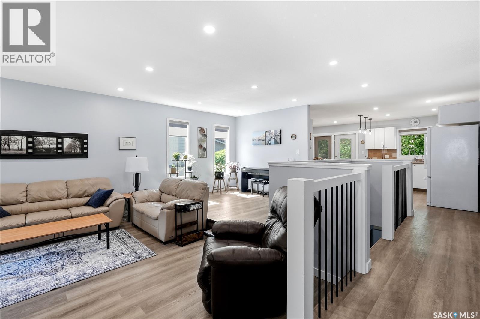 90 Edenwold Crescent, Regina, SK - Indoor Photo Showing Living Room