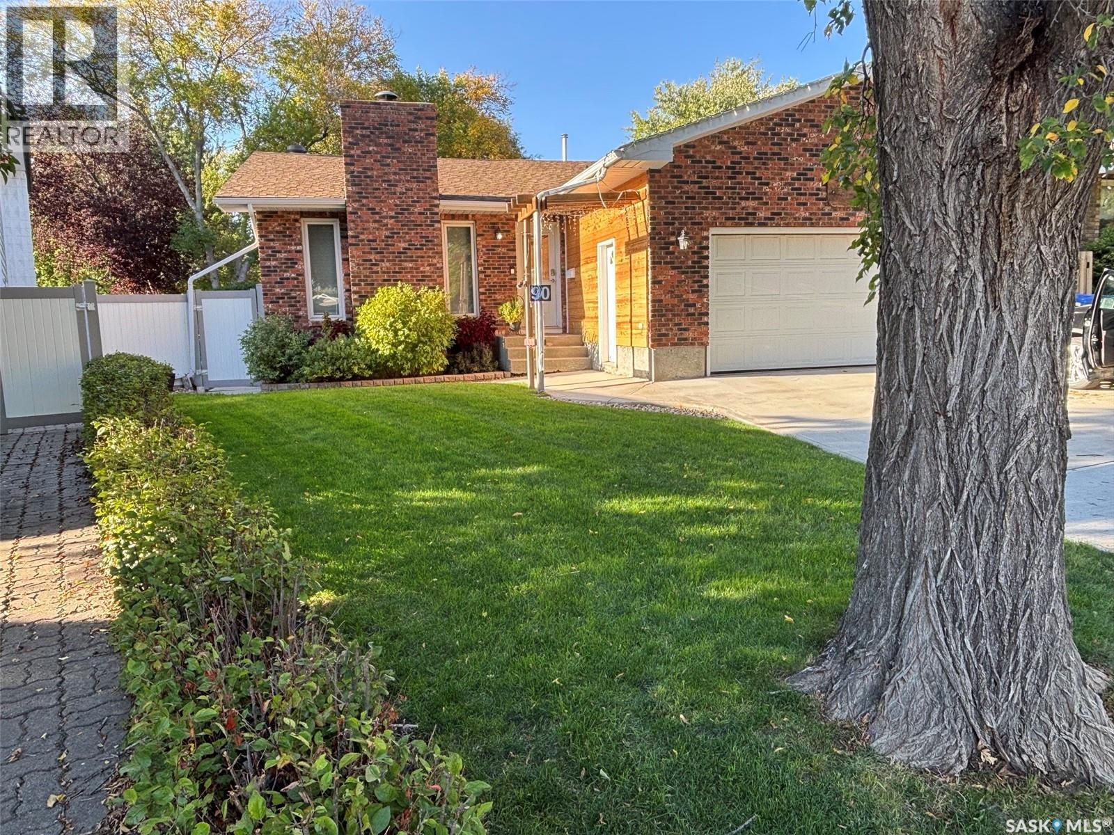 90 Edenwold Crescent, Regina, SK - Outdoor
