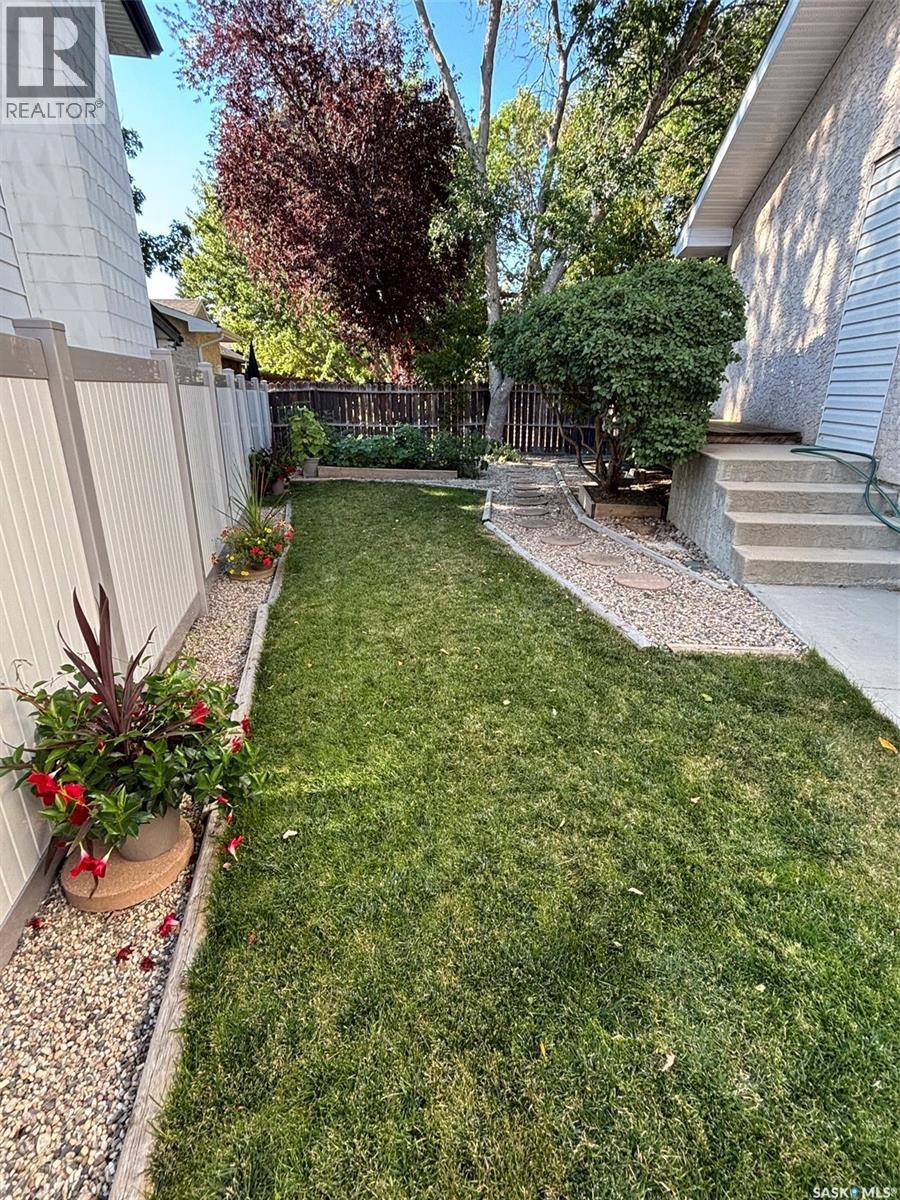 90 Edenwold Crescent, Regina, SK - Outdoor