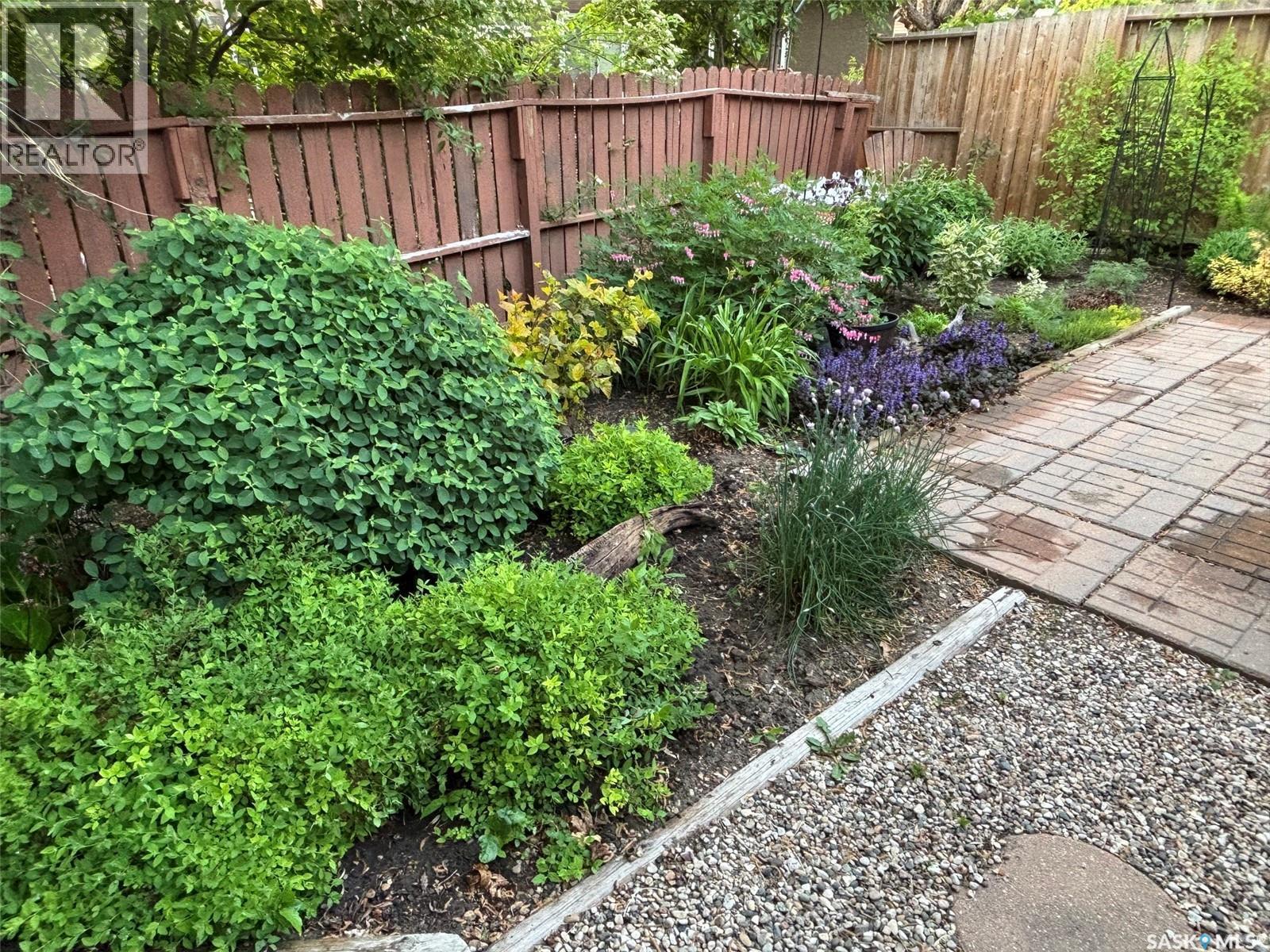 90 Edenwold Crescent, Regina, SK - Outdoor