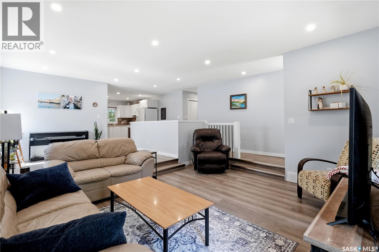 90 Edenwold Crescent, Regina, SK - Indoor Photo Showing Living Room