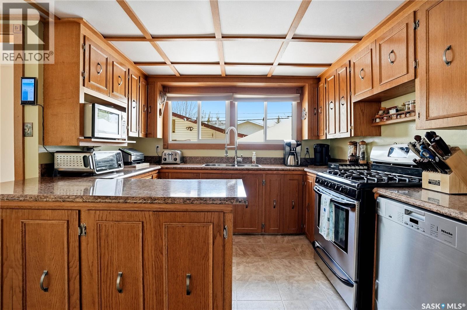 104 Marsh Crescent, Regina, SK - Indoor Photo Showing Kitchen