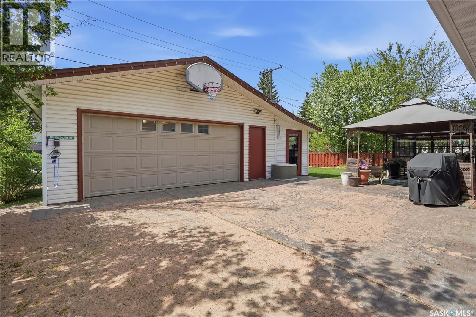 104 Marsh Crescent, Regina, SK - Outdoor