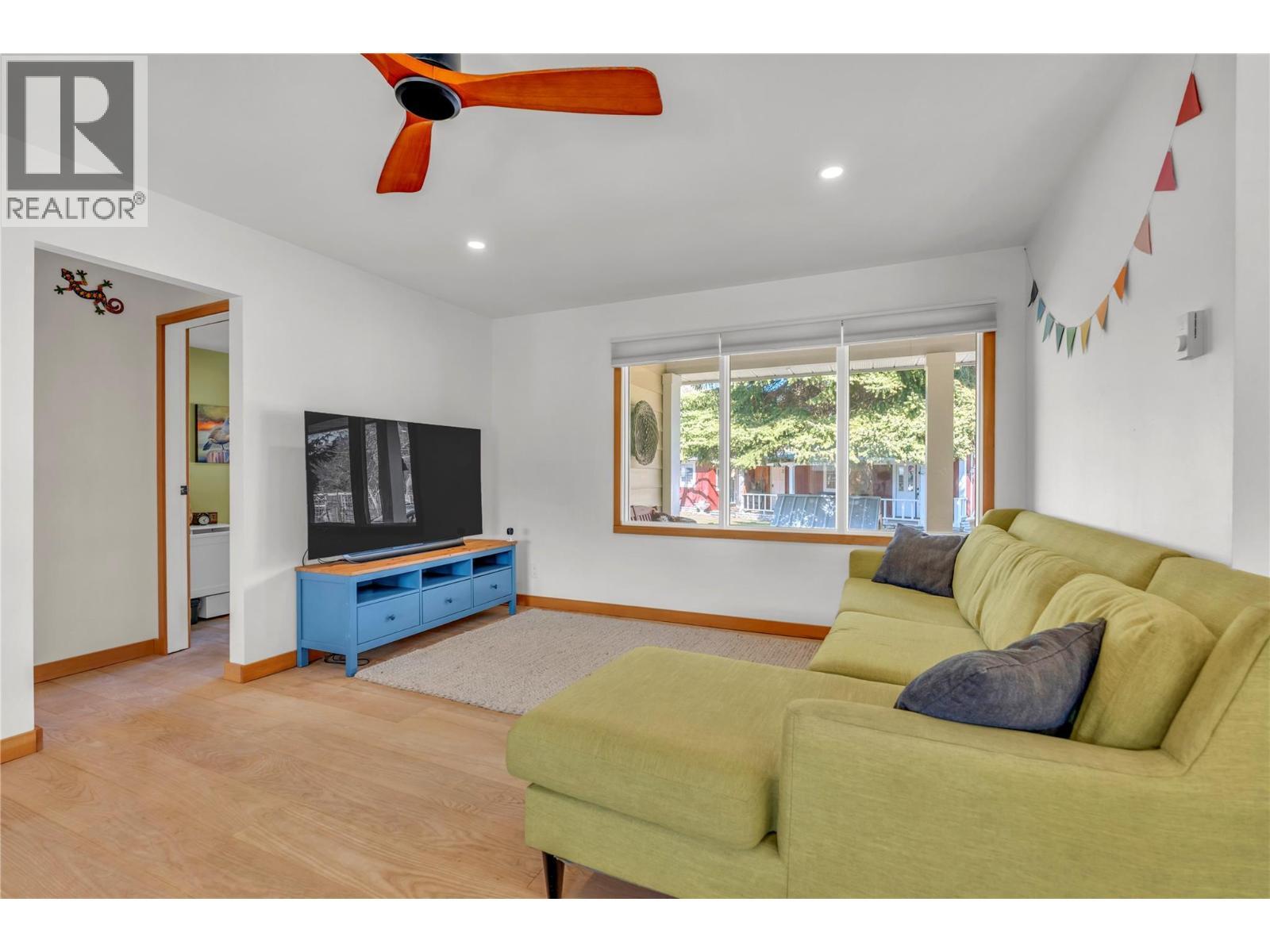 212 Carr Crescent, Oliver, BC