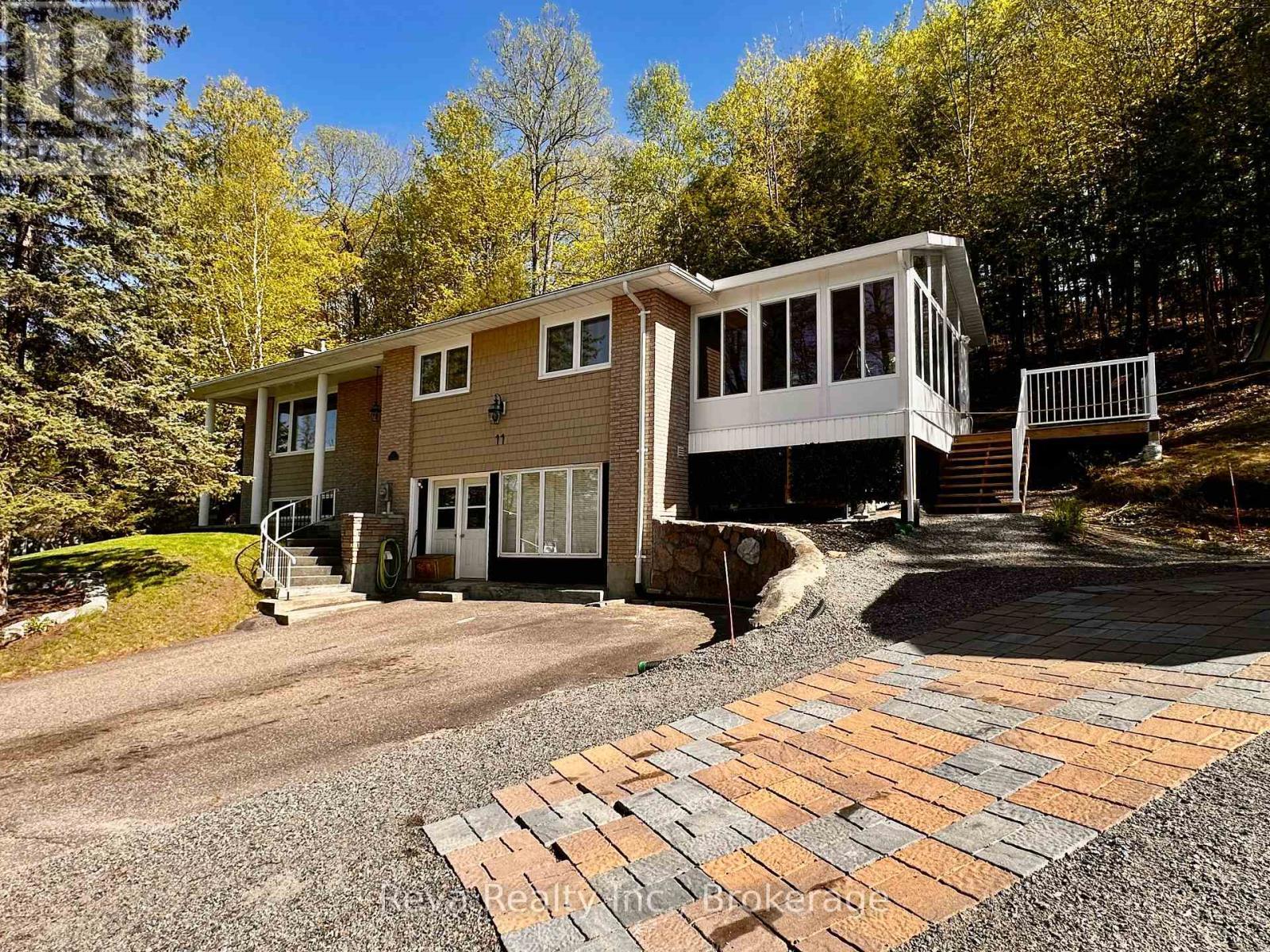 11 Ridge Road, Bancroft (Bancroft Ward), ON - Outdoor With Deck Patio Veranda