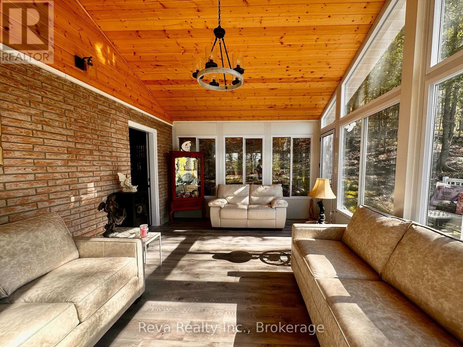 Sunroom off Primary - 11 Ridge Road, Bancroft (Bancroft Ward), ON - Indoor Photo Showing Living Room