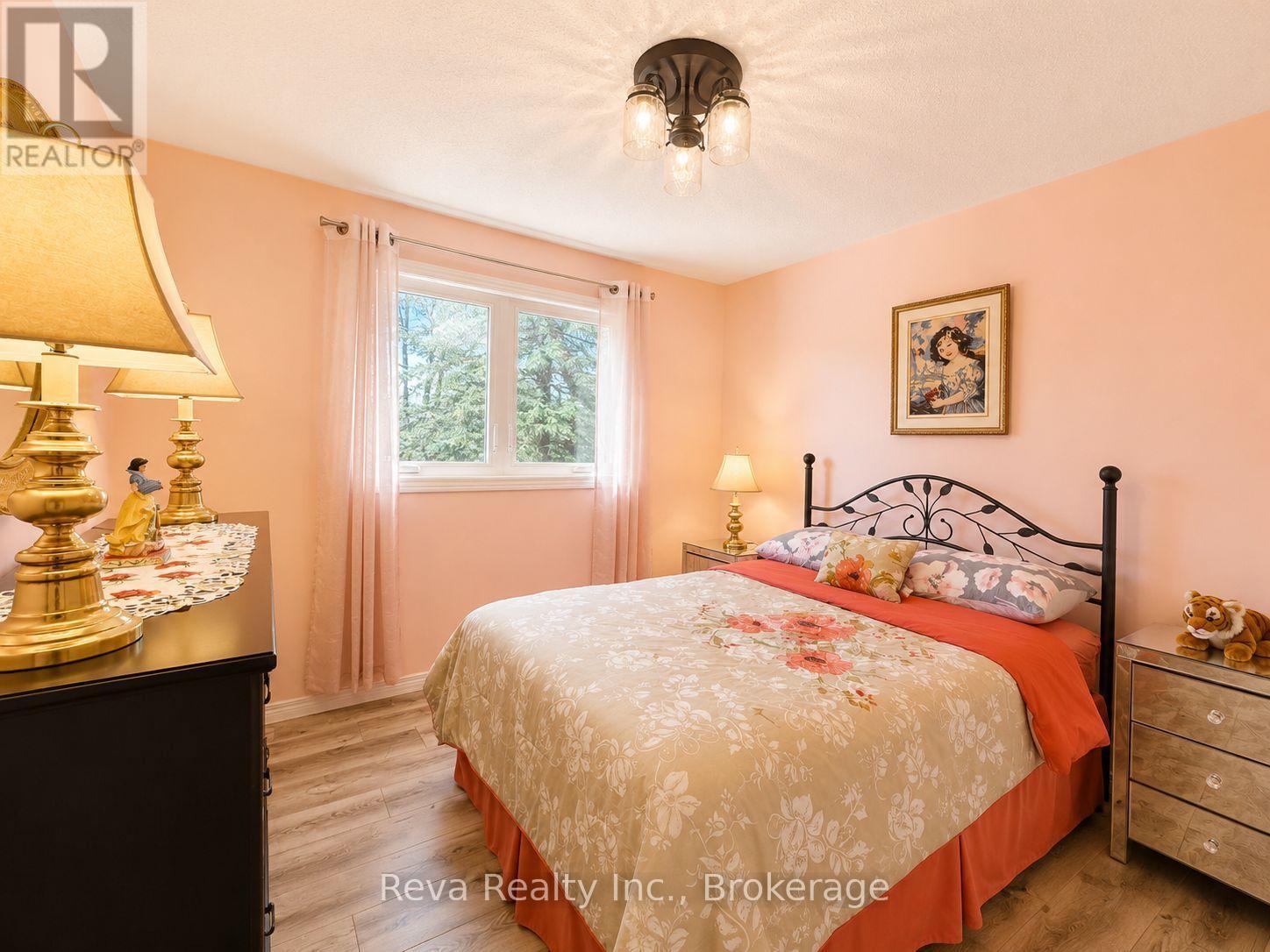 11 Ridge Road, Bancroft (Bancroft Ward), ON - Indoor Photo Showing Bedroom