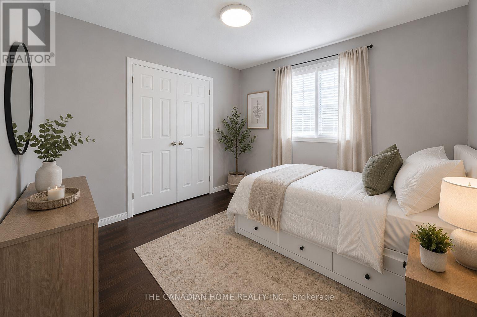 10 Jonathon Court, Hamilton, ON - Indoor Photo Showing Bedroom