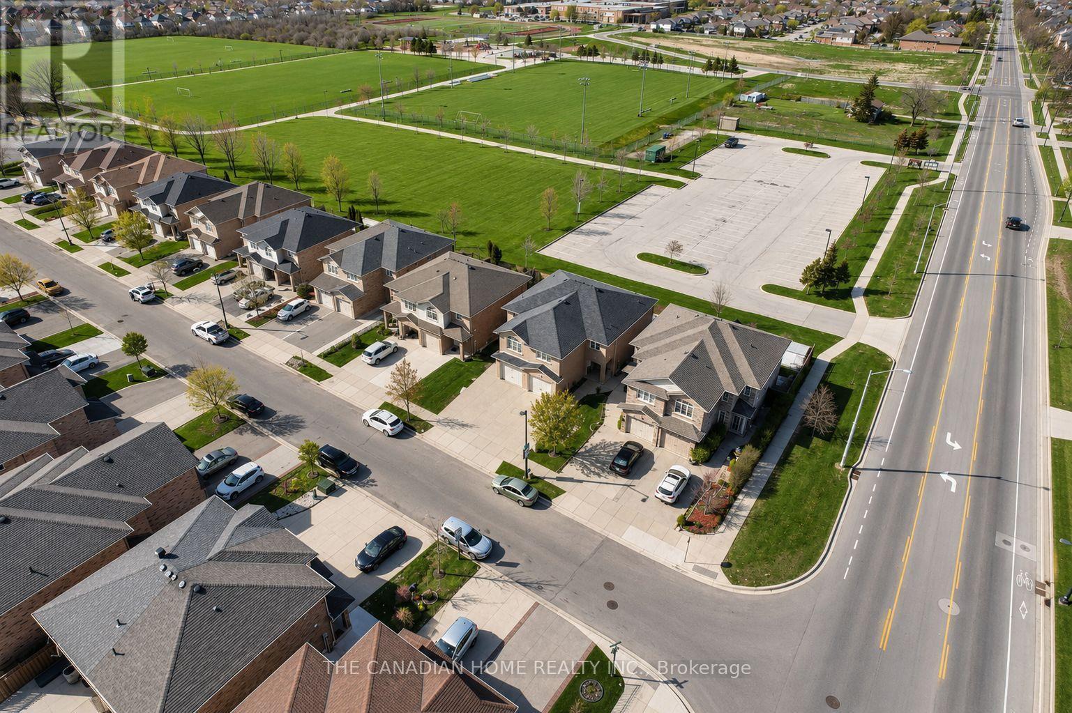 10 Jonathon Court, Hamilton, ON - Outdoor With View