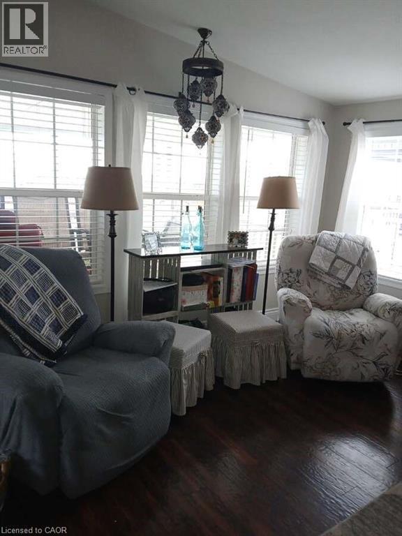 340 Front Road Unit# 9, Port Rowan, ON - Indoor Photo Showing Living Room