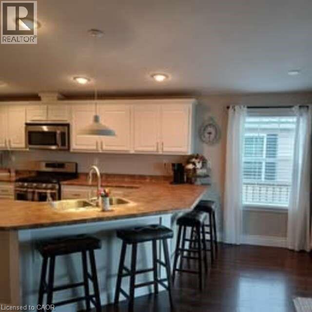 340 Front Road Unit# 9, Port Rowan, ON - Indoor Photo Showing Kitchen