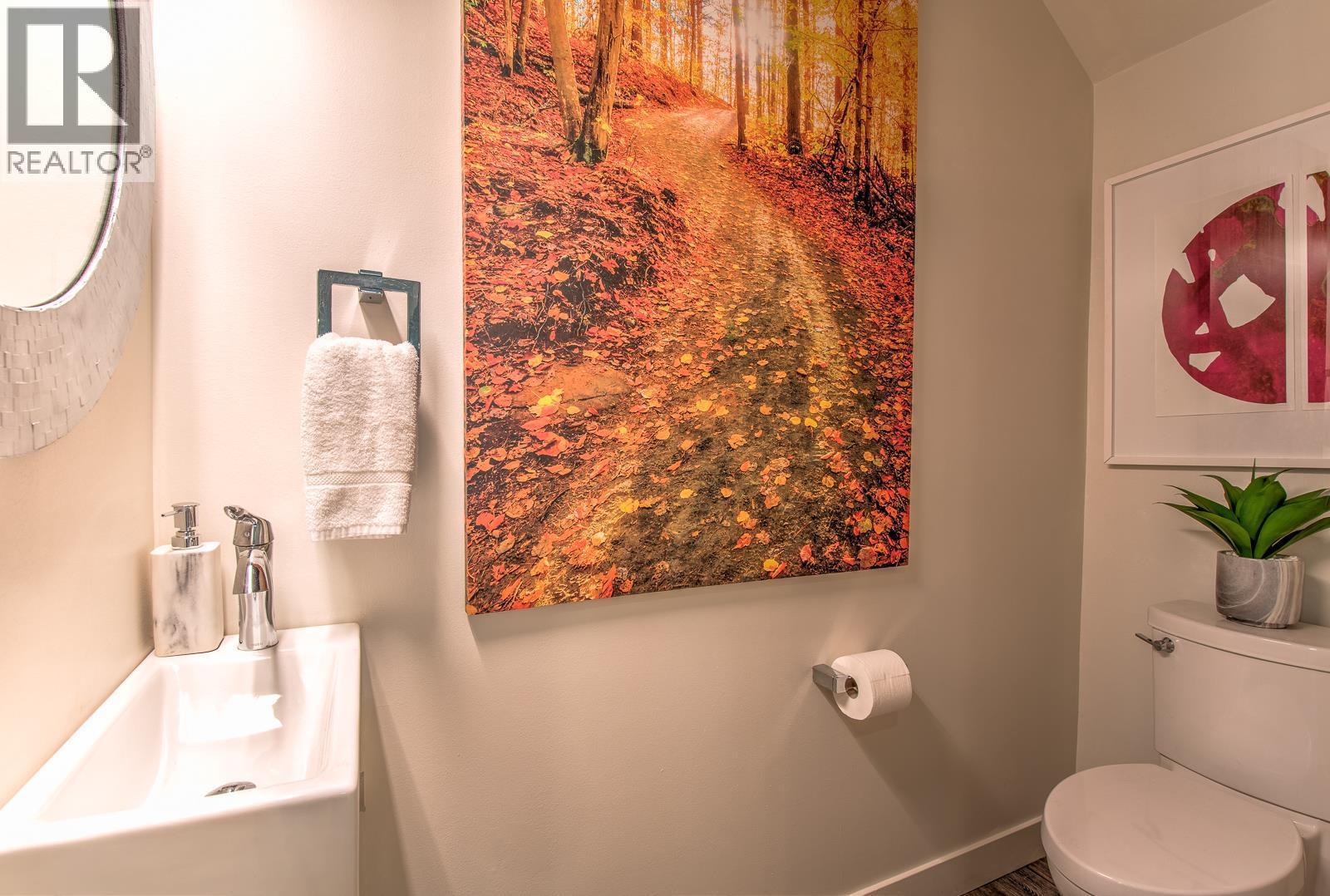 7373 Brooks Lane Unit# 11, Vernon, BC - Indoor Photo Showing Bathroom