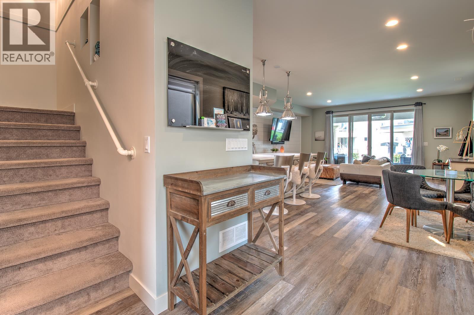 7373 Brooks Lane Unit# 11, Vernon, BC - Indoor Photo Showing Dining Room
