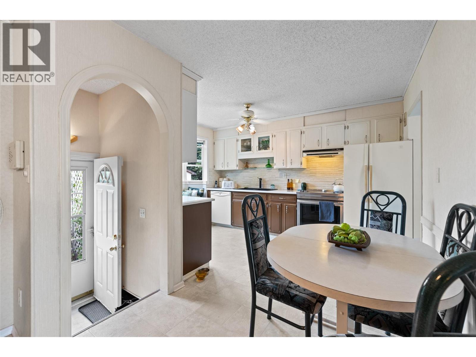 2436 Apollo Road, West Kelowna, BC - Indoor Photo Showing Other Room