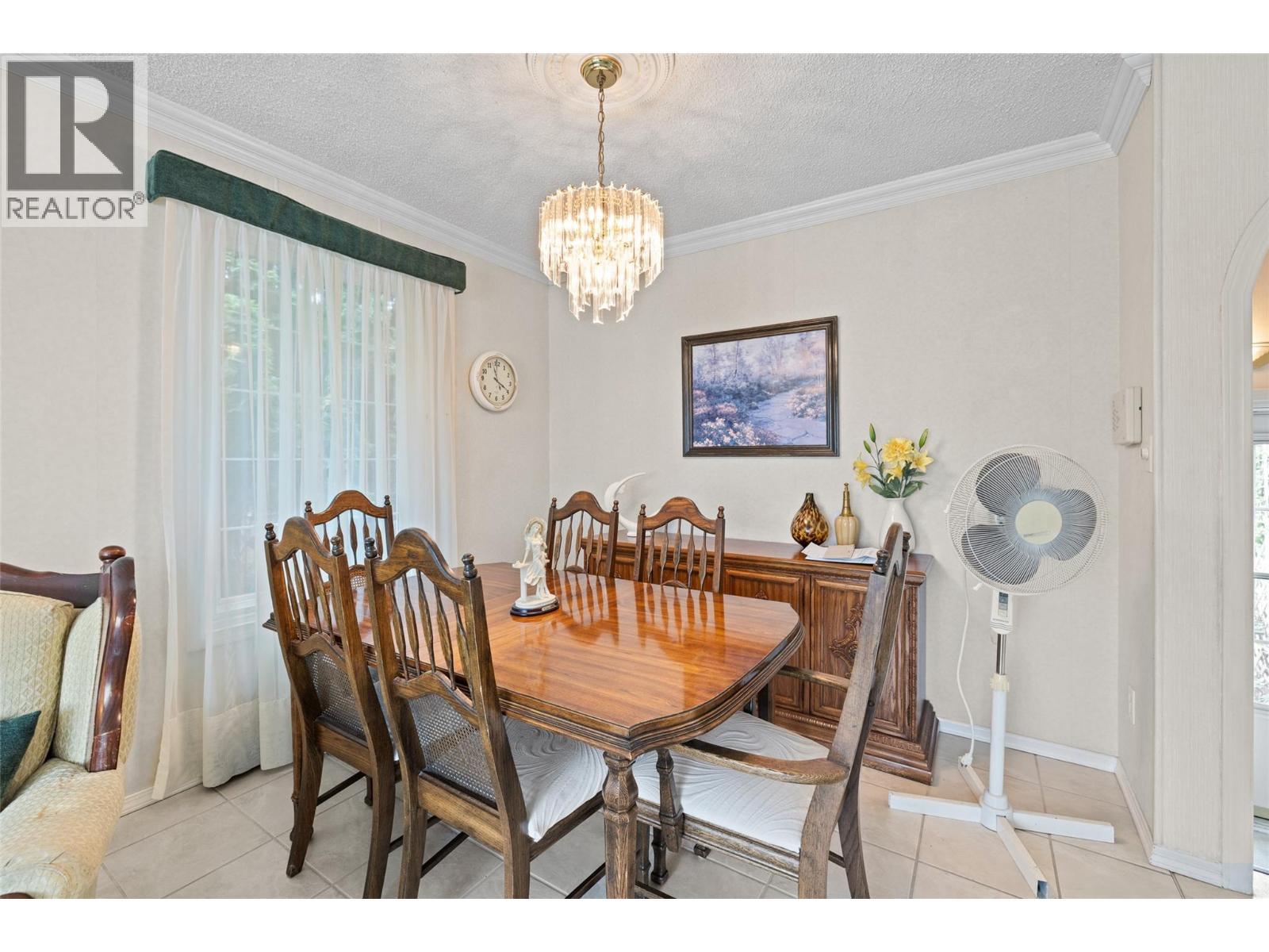 2436 Apollo Road, West Kelowna, BC - Indoor Photo Showing Dining Room