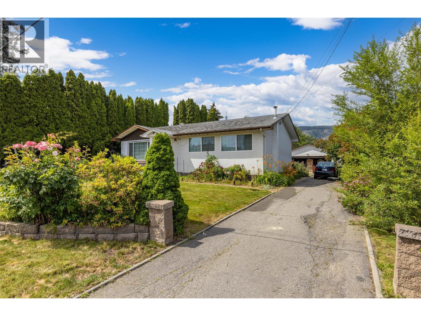2436 Apollo Road, West Kelowna, BC - Outdoor