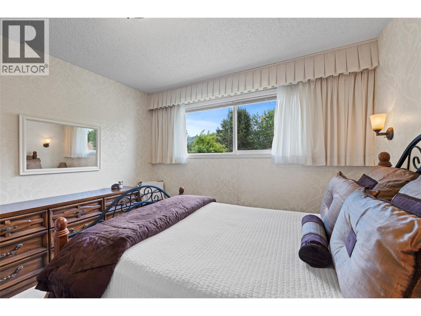 2436 Apollo Road, West Kelowna, BC - Indoor Photo Showing Bedroom