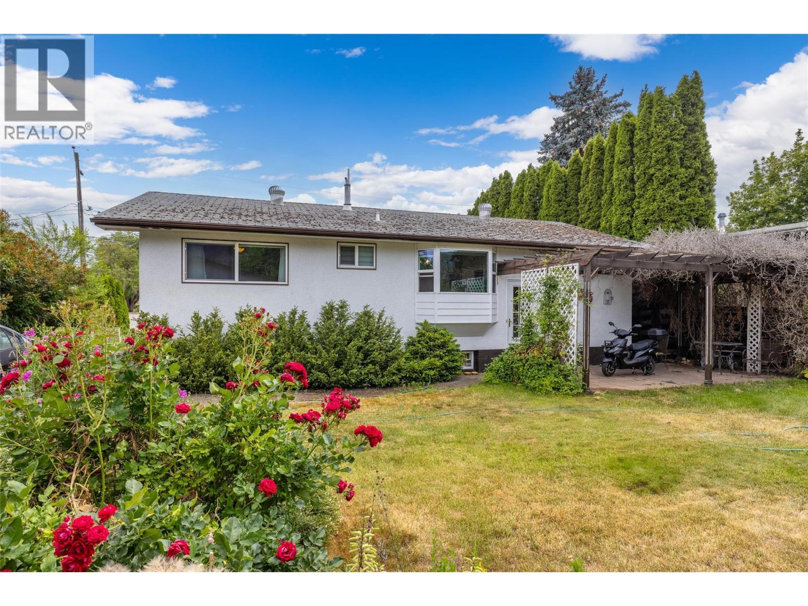 2436 Apollo Road, West Kelowna, BC - Outdoor