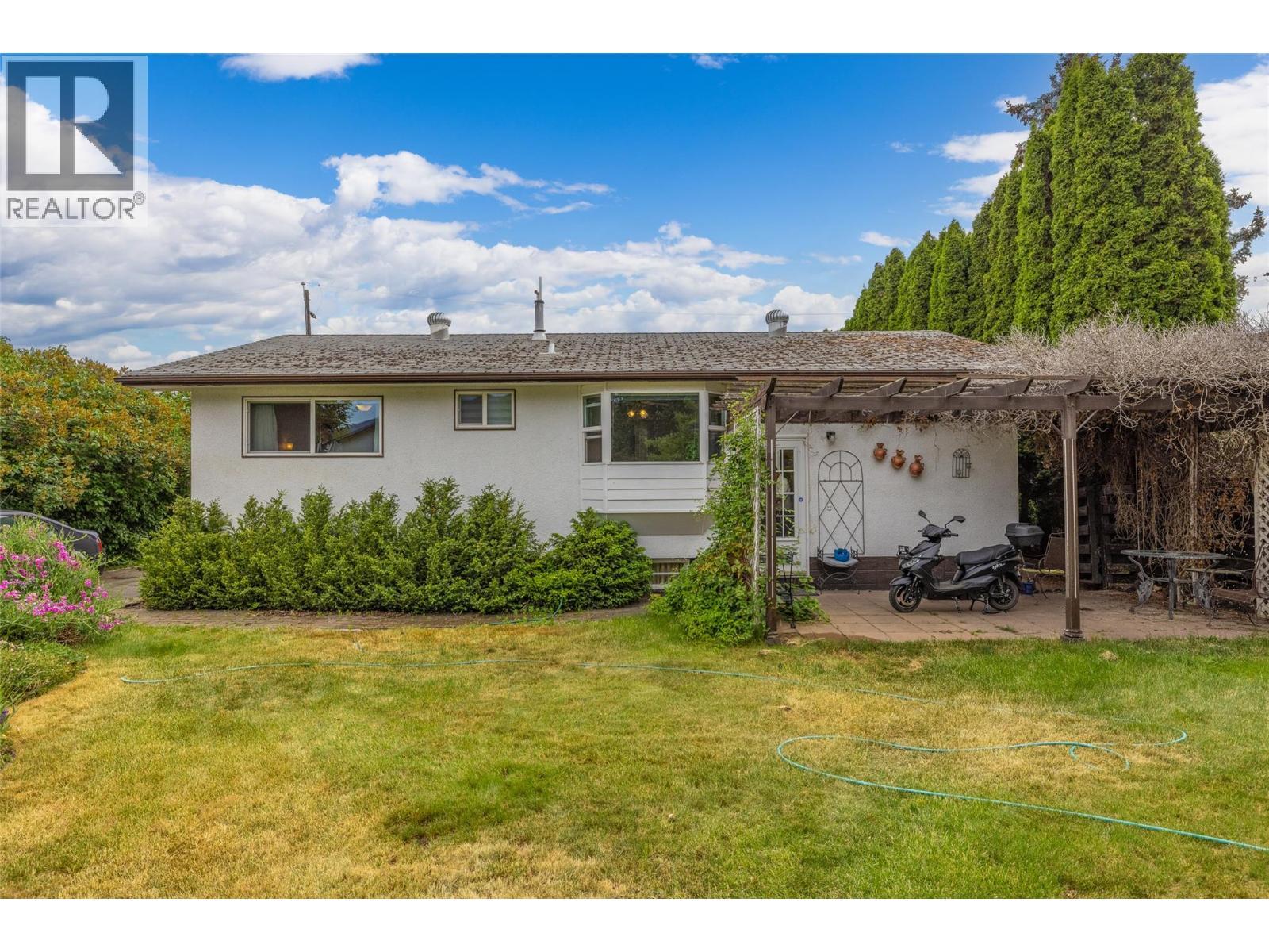 2436 Apollo Road, West Kelowna, BC - Outdoor