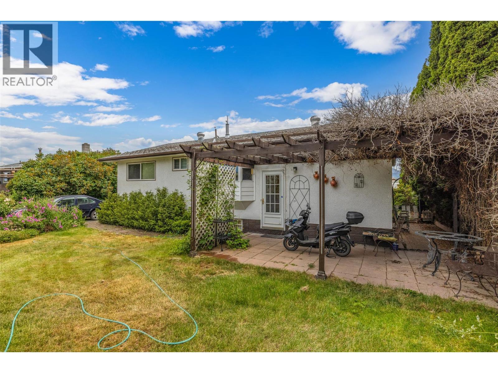 2436 Apollo Road, West Kelowna, BC - Outdoor
