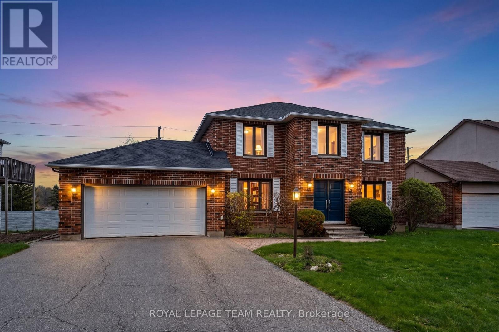 28 Parmalea Crescent, Ottawa, ON - Outdoor With Facade
