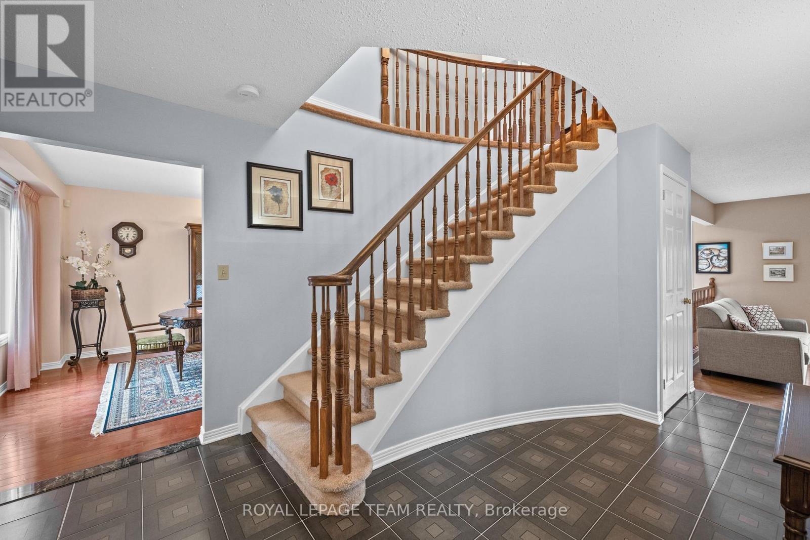 28 Parmalea Crescent, Ottawa, ON - Indoor Photo Showing Other Room