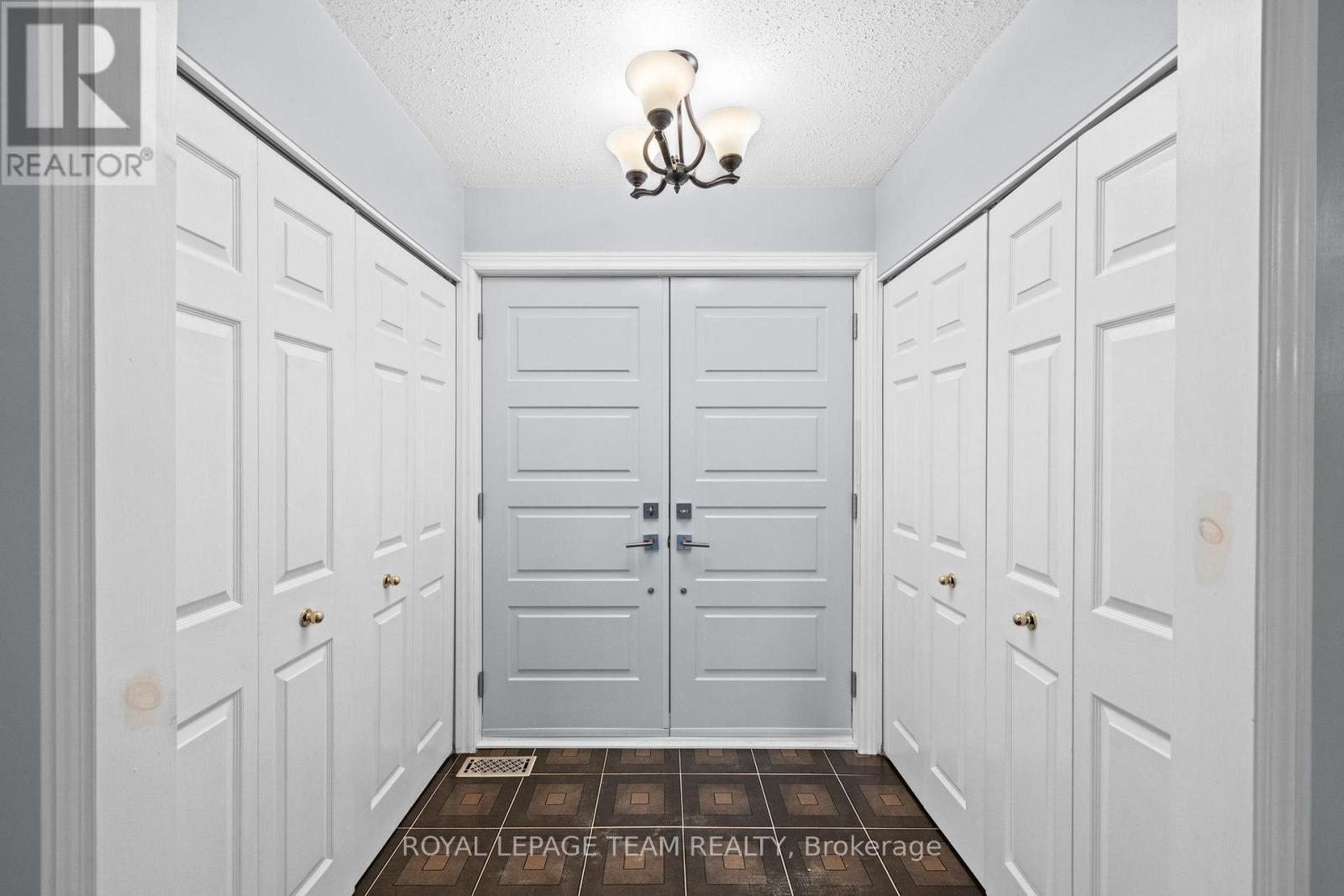 28 Parmalea Crescent, Ottawa, ON - Indoor Photo Showing Other Room