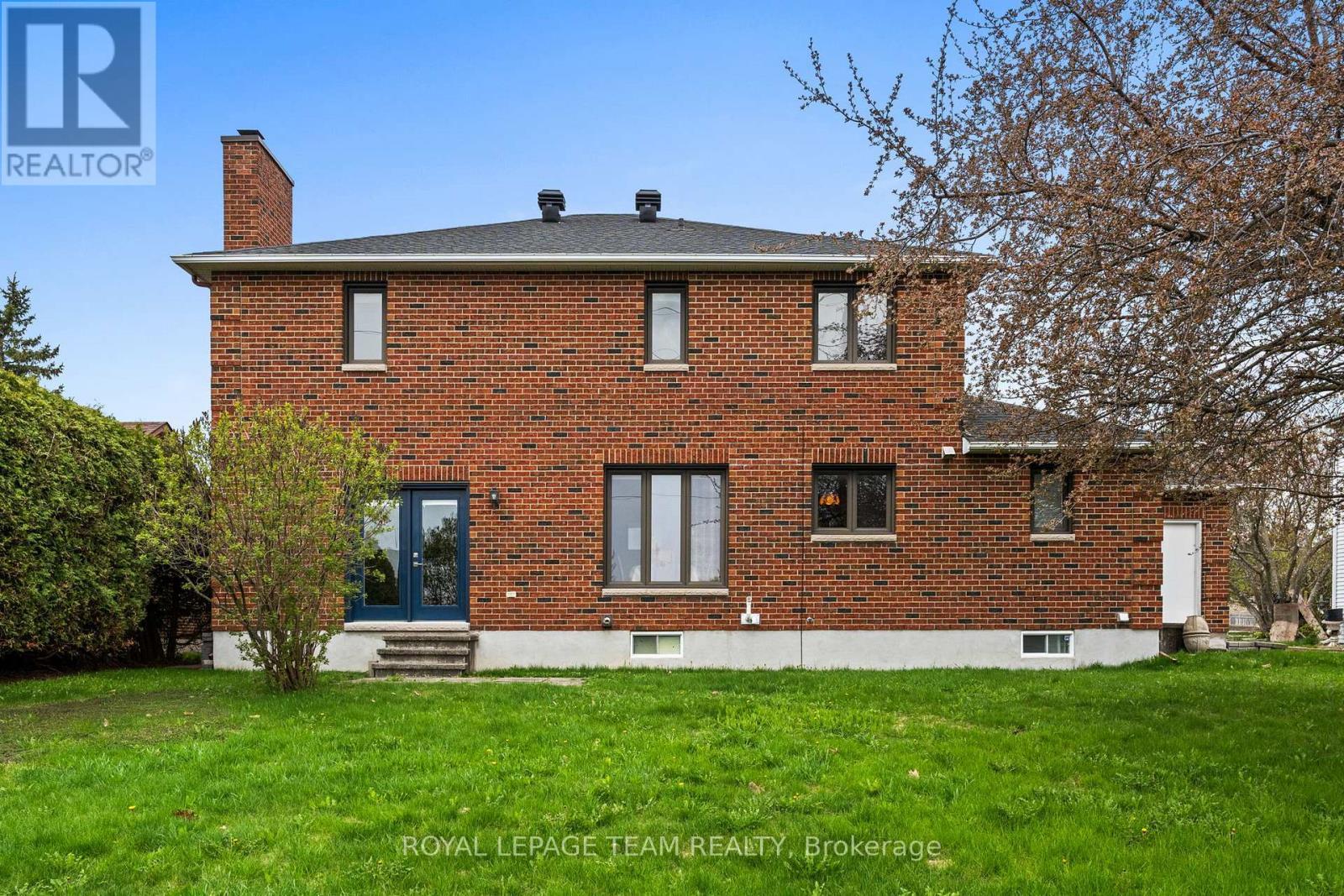 28 Parmalea Crescent, Ottawa, ON - Outdoor With Exterior