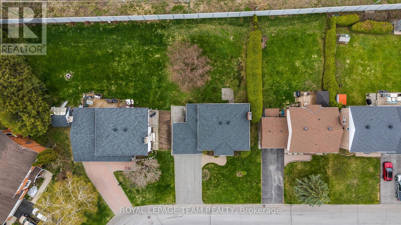 28 Parmalea Crescent, Ottawa, ON - Outdoor