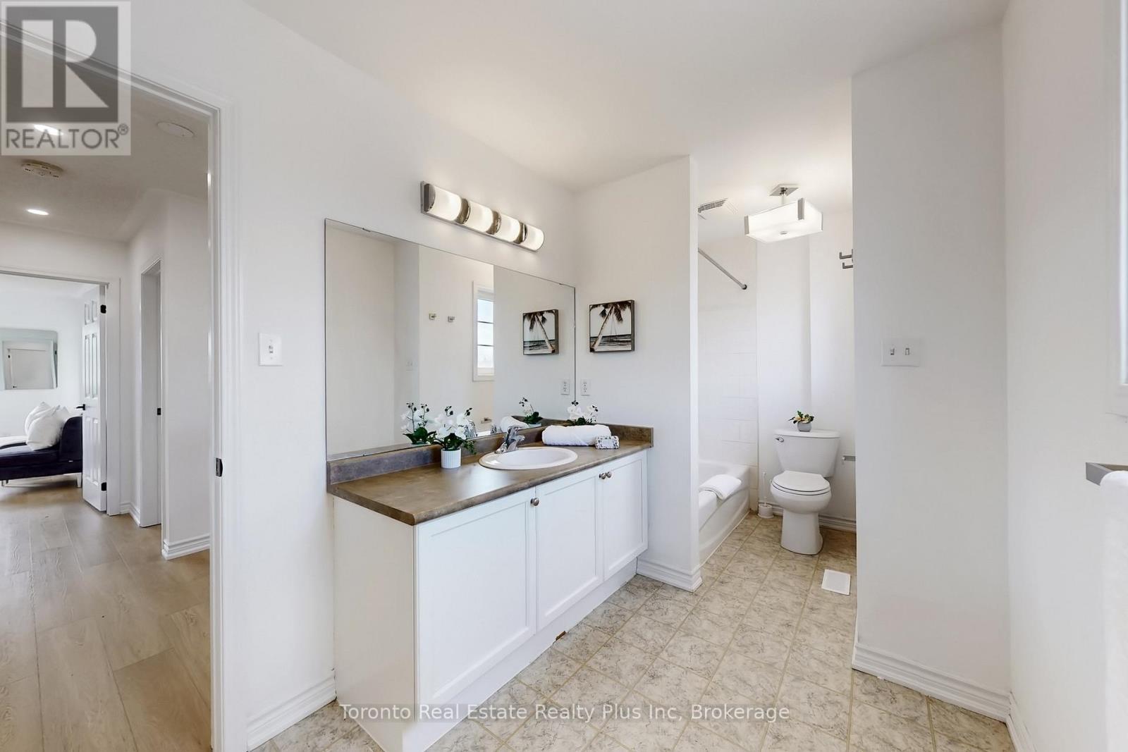 1303 Macinally Court, Oshawa, ON - Indoor Photo Showing Bathroom