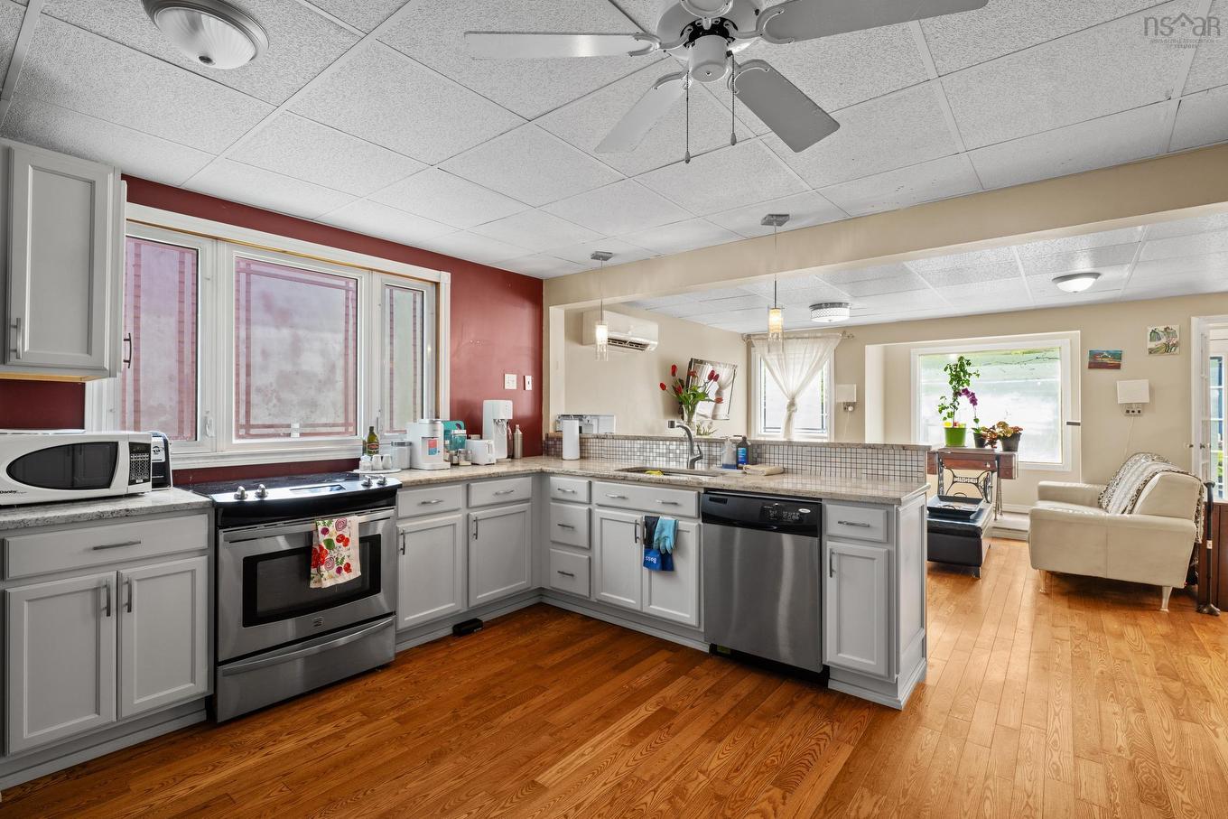 6477 Roslyn Road, Halifax, NS