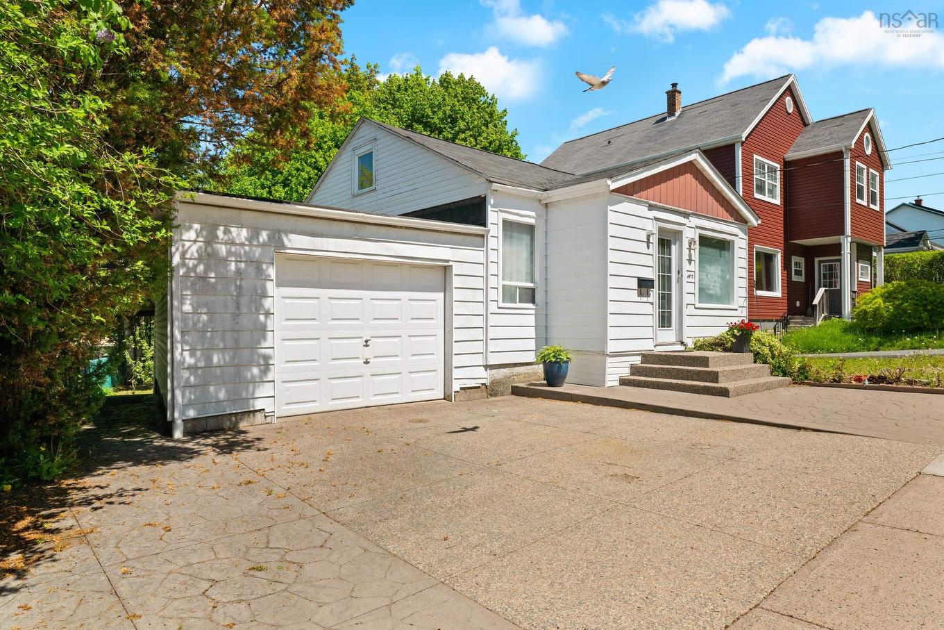 6477 Roslyn Road, Halifax, NS